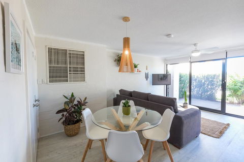 Number 72 Kalbarri Riverview Apartments - Darwin Holiday 3