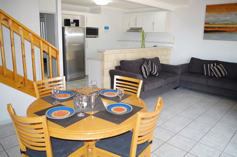 Kalbarri Blue Ocean Villas - Darwin Holiday 3