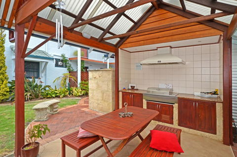 Dolphin Lodge Albany - Self Contained Apartments At Middleton Beach - Darwin Holiday 18