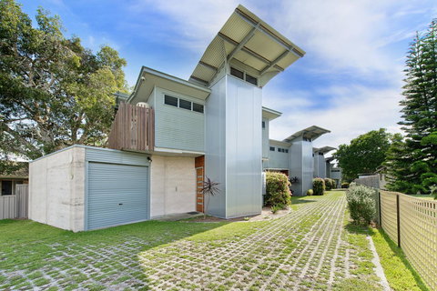 Crescent Head Spa Villa - Darwin Holiday 0