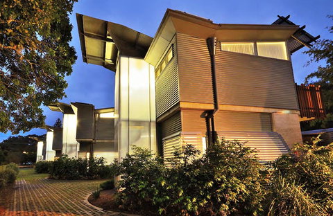 Crescent Head Spa Villa - Darwin Holiday 24