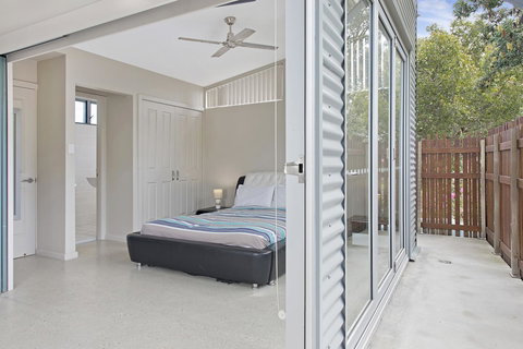 Crescent Head Spa Villa - Darwin Holiday 6