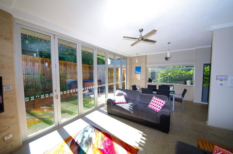 Crescent Head Spa Villa - Darwin Holiday 25