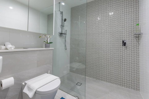 Inner City Stylish Apt Walk To Green Square - Darwin Holiday 14