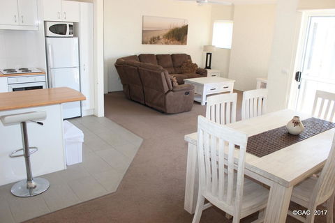 Mollymook Cove Apartments - Darwin Holiday 29