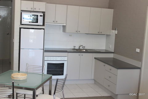 Mollymook Cove Apartments - Darwin Holiday 23