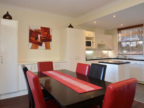 Villa Executive 2br Cypress DS Located Within Cypress Lakes Resort - Darwin Holiday 6