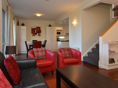 Villa Executive 2br Cypress DS Located Within Cypress Lakes Resort - Darwin Holiday 1