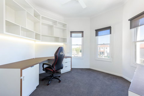 Kensington Self-Contained Modern House (89BROM) - Darwin Holiday 11