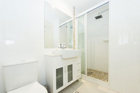 Byron Central Apartments - Darwin Holiday 1