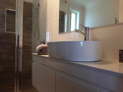 Narooma Golfers Lodge - Darwin Holiday 24