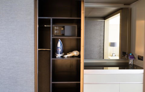 Hyatt Regency Sydney - Darwin Holiday 8