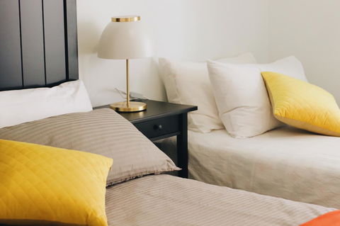 Modern & Cosy 2-Bedroom Apartment Hornsby - Darwin Holiday 0