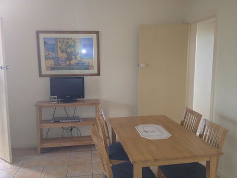 Oxley Cove Holiday Apartment - Darwin Holiday 9