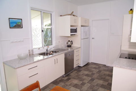 Fleur Cottage, 7 Willow Street - Darwin Holiday 7