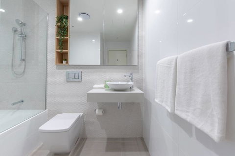 Japanese Style Waterfront Apt Wt Rooftop Pool - Darwin Holiday 19