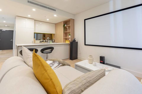 Japanese Style Waterfront Apt Wt Rooftop Pool - Darwin Holiday 16
