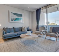 Oceanside Elegance At Superb Home Steps From Sand - Darwin Holiday