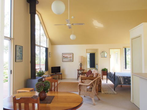 Bundle Hill Cottages - Darwin Holiday 6