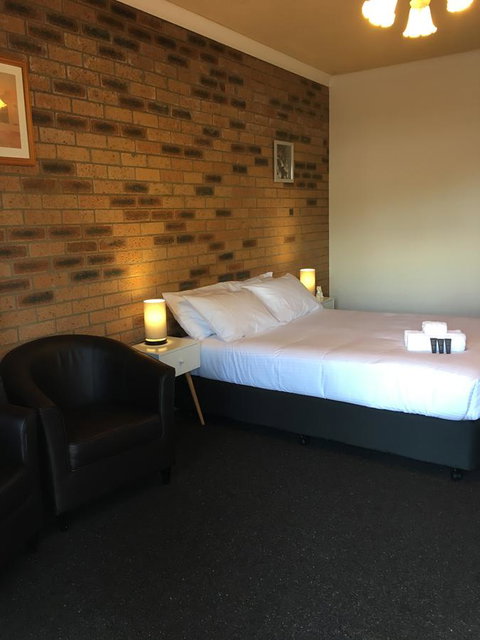 Bega Downs Motor Inn - Darwin Holiday 8