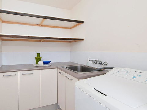 Blue View @ Fingal Bay - Darwin Holiday 10