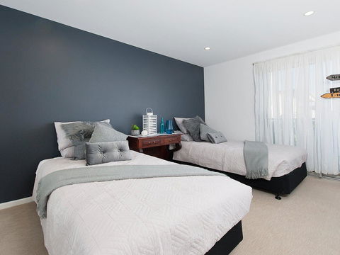 Blue View @ Fingal Bay - Darwin Holiday 26