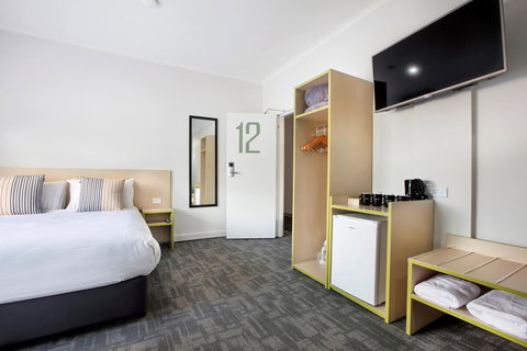 Nightcap At Caringbah Hotel - Darwin Holiday 32