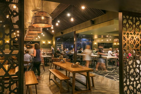 Nightcap At Caringbah Hotel - Darwin Holiday 8