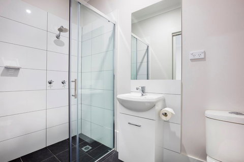 Nightcap At Caringbah Hotel - Darwin Holiday 30