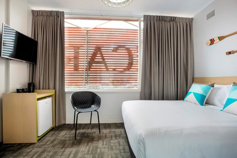 Nightcap At Caringbah Hotel - Darwin Holiday 11