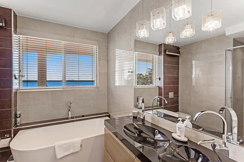 Phuza Maningi 17 Myan Close - Darwin Holiday 17