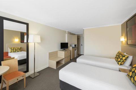 Mercure Newcastle - Darwin Holiday 5