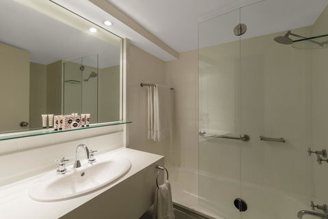 Mercure Newcastle - Darwin Holiday 1