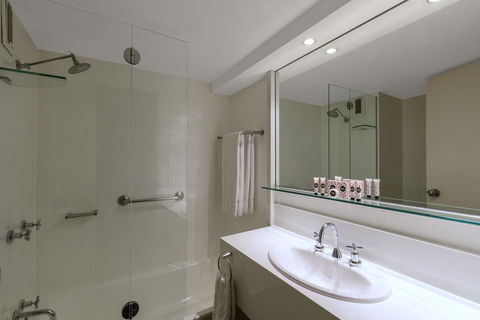 Mercure Newcastle - Darwin Holiday 32