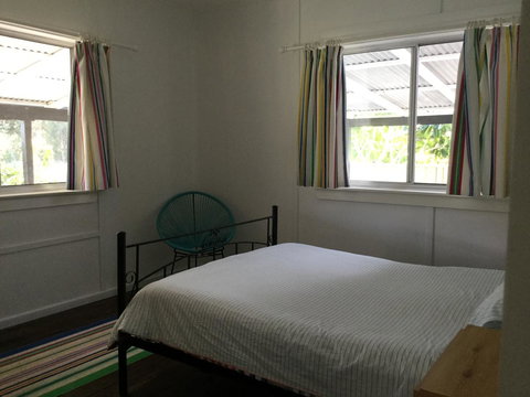 Hat Head Beach Cottage 1 - Darwin Holiday 18