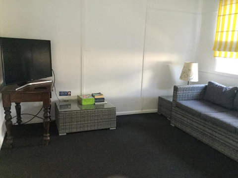 Hat Head Beach Cottage 1 - Darwin Holiday 17