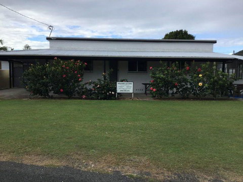 Hat Head Beach Cottage 1 - Darwin Holiday 0