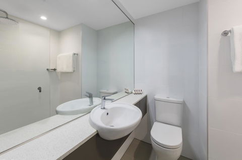 Travelodge Hotel Sydney Airport - Darwin Holiday 25