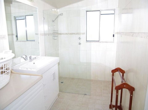 Jupiter, 3 Scott Street - Darwin Holiday 5