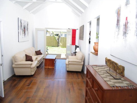 Jupiter, 3 Scott Street - Darwin Holiday 0