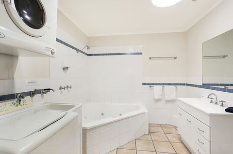 Sails Luxury Apartments Merimbula - Darwin Holiday 26