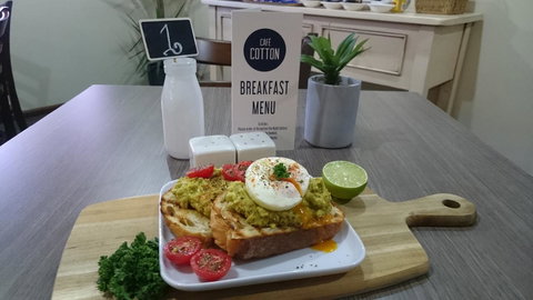 Adelong Motel - Darwin Holiday 1