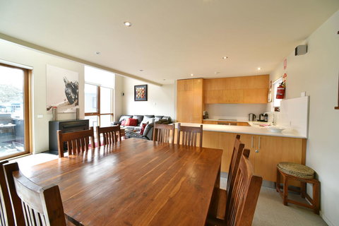 Snowstream 4 - Darwin Holiday 9