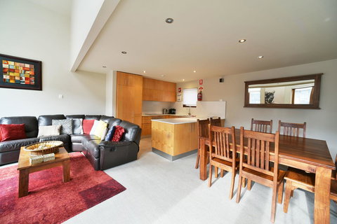 Snowstream 4 - Darwin Holiday 2