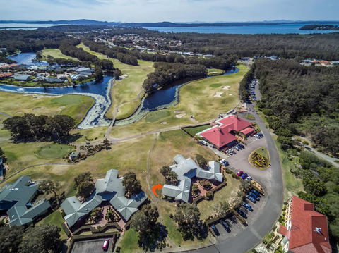 Condo 105 @ Horizons Golf Resort - Salamander Bay NSW - Darwin Holiday 7