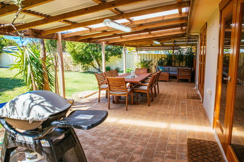 Sunbaker Pet Friendly Awards Finalist 4 Mins Walk To Culburra Beach - Darwin Holiday 0