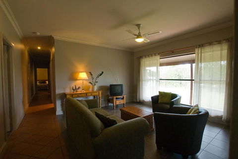 Ironstone Estate Lovedale - Darwin Holiday 34