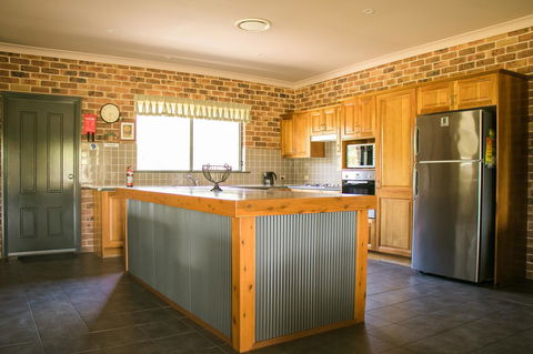 Ironstone Estate Lovedale - Darwin Holiday 24