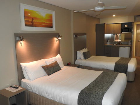 Manly Paradise Motel & Apartments - Darwin Holiday 1