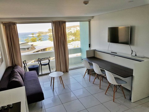 Manly Central Executive - Darwin Holiday 3